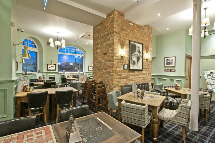 The Queen Hotel Wetherspoon Aldershot Exterior photo