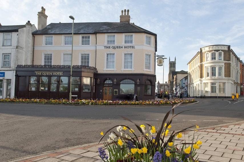 The Queen Hotel Wetherspoon Aldershot Exterior photo