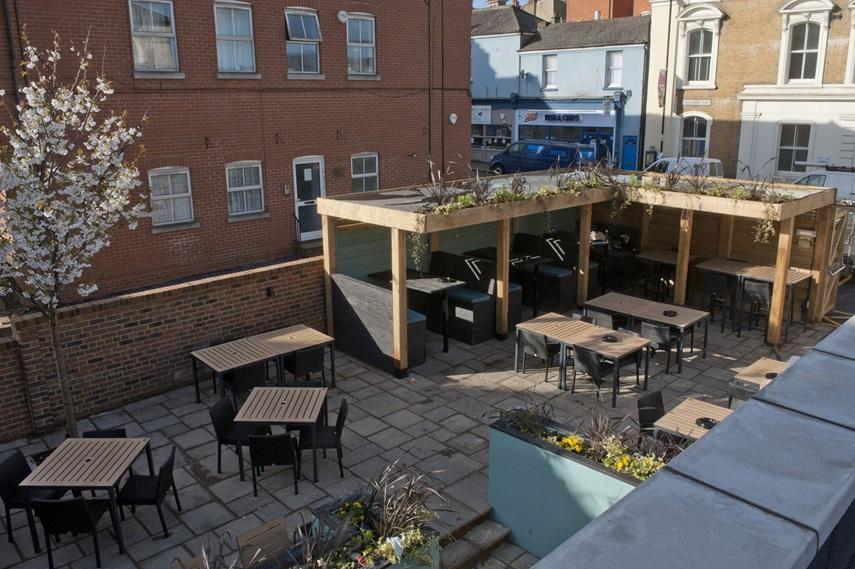 The Queen Hotel Wetherspoon Aldershot Exterior photo